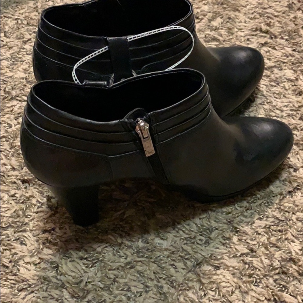 NWT Chaps Women’s dress shoes
